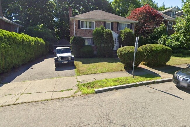 Building Photo - 110 Manet Rd