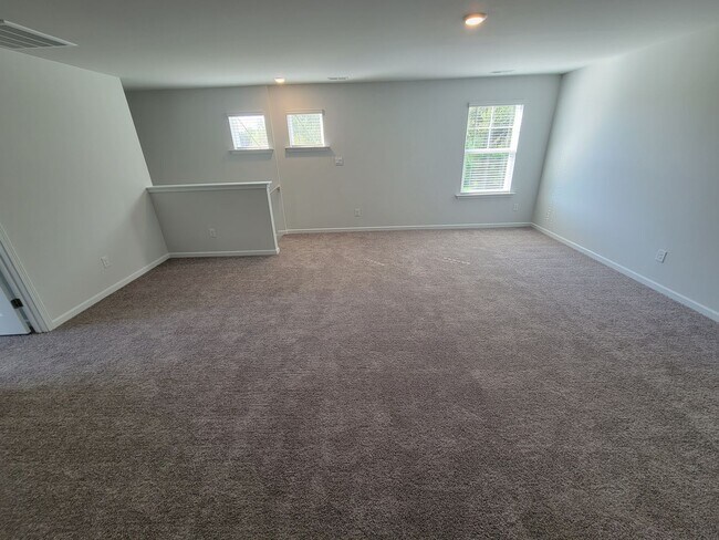 Building Photo - Gorgeous Newer Construction In Sneads Ferry!!