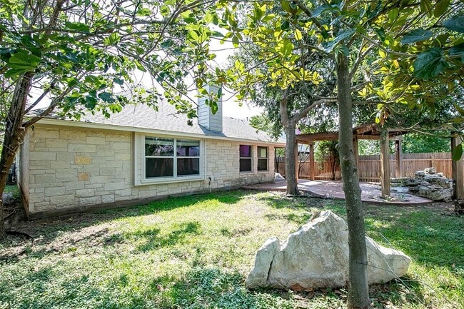 Building Photo - 9516 Pasatiempo Dr