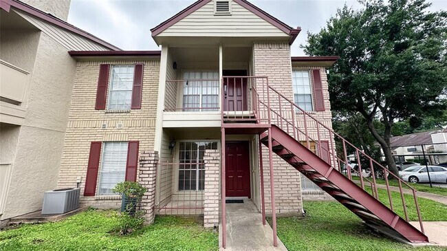 Primary Photo - 2120 El Paseo St