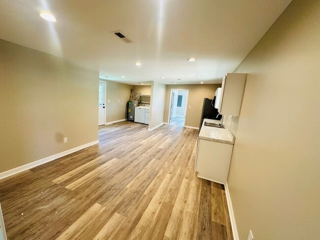 Building Photo - 2 Bedroom House Benton City Limits