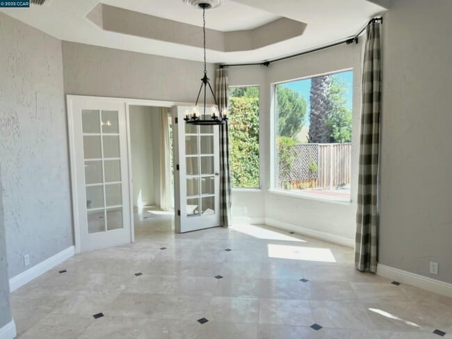 Building Photo - 120 Cortona Dr