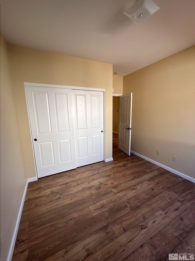 Building Photo - 4875 Crestside Dr