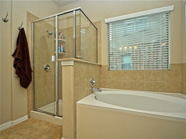 Building Photo - 1007 Boxwood Loop