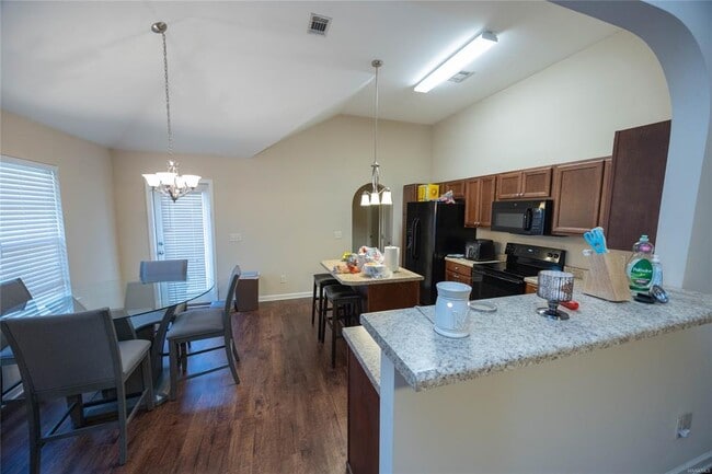 Building Photo - 439 Buena Vista Wy