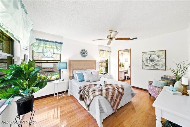 Building Photo - 2716 Longwood Blvd