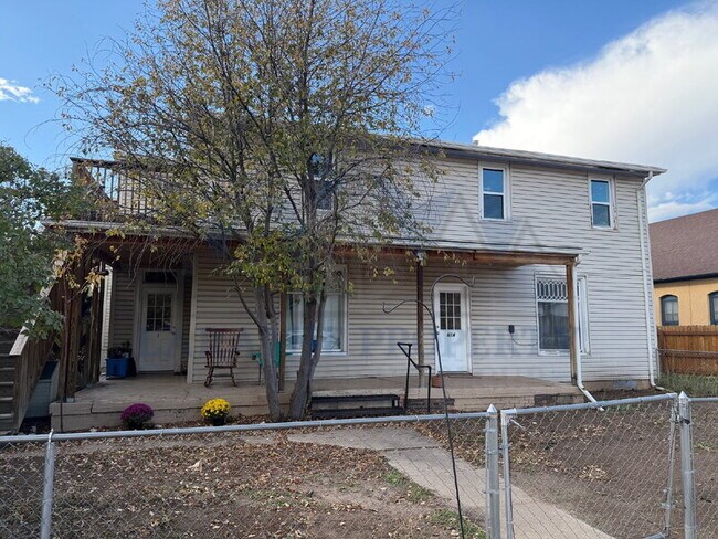 Building Photo - 614 S 5th St