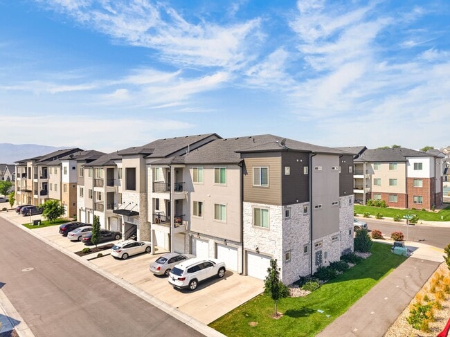 Building Photo - 1386 N 3830 W
