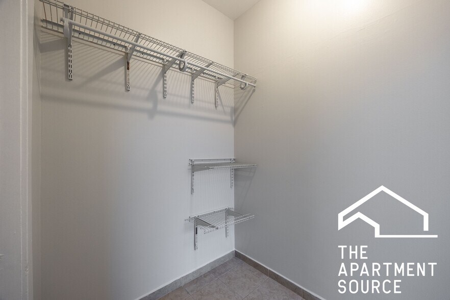 Building Photo - 2712 N Milwaukee Ave