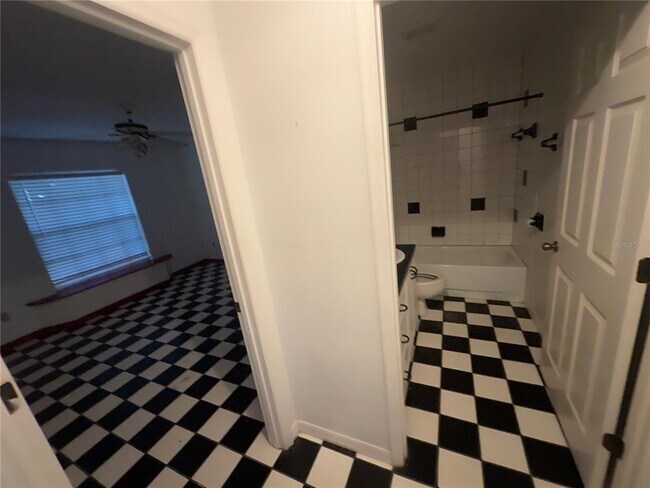 Building Photo - 1002 Shawnda Ln