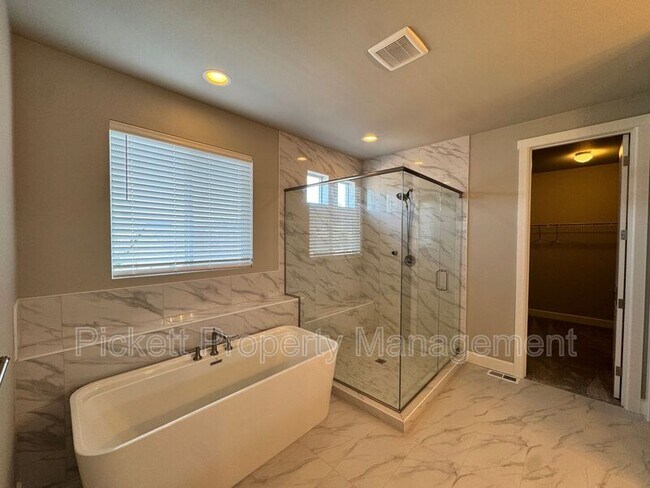Building Photo - 3835 SW ALAVA COURT