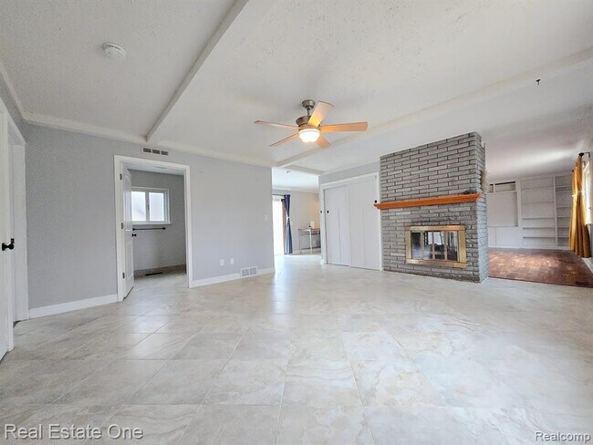 Building Photo - 2287 Strader Dr