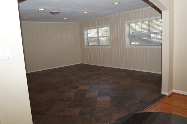 Building Photo - 5564 Aspen St