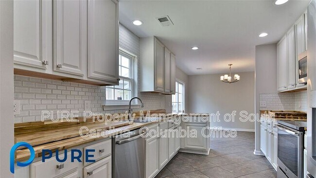 Building Photo - 229 Kenmore Park Dr