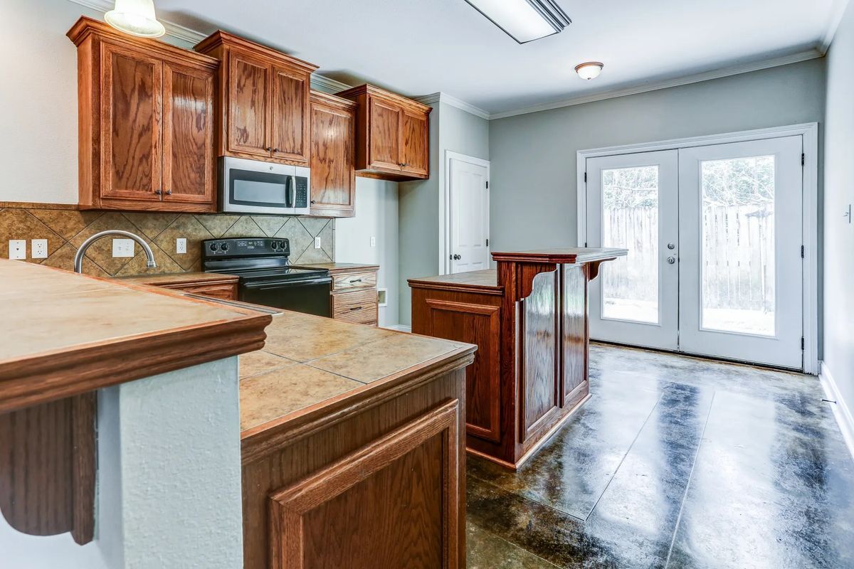 Building Photo - 12318 Village Maison Dr