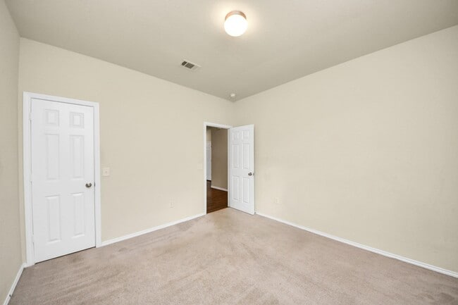 Building Photo - 25827 Kinship Ct
