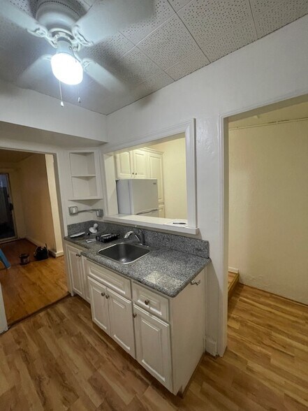 Kitchen - 133 Prospect Ave