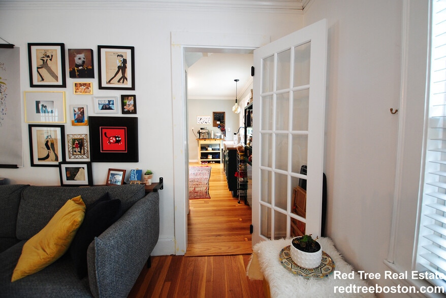 Building Photo - 841 Fellsway W