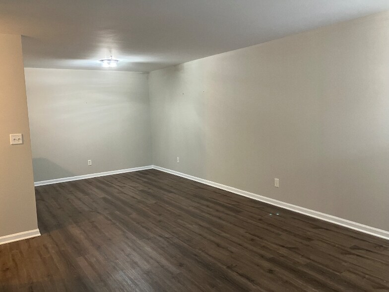 Building Photo - 152 Bertram Dr