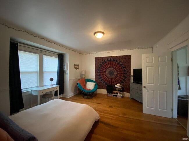 Building Photo - 315 E University St