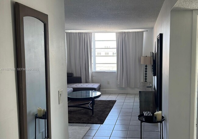 Building Photo - 13390 NE 7th Ave