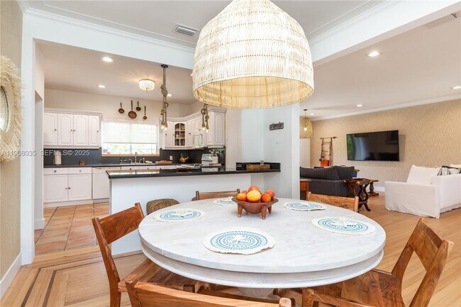 Building Photo - 501 SW 19th Rd