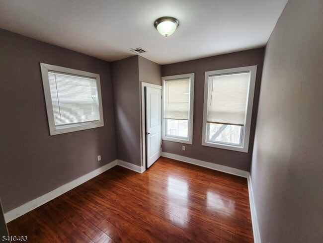 Building Photo - 146 Hollywood Ave