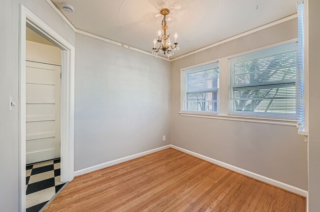 Building Photo - 5610 NE 36th Ave