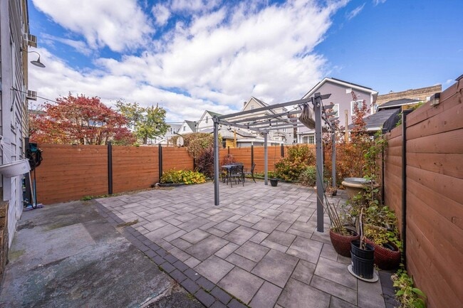 Building Photo - 124 73rd St