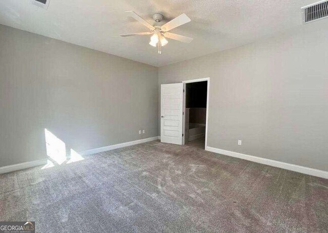 Building Photo - 118 The Villas Wy