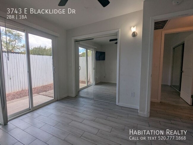 Building Photo - 3743 E Blacklidge Dr