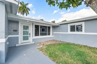 Building Photo - 4725 NW 5th Ct