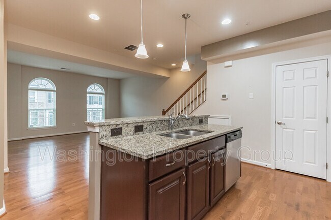 Building Photo - 7114 Daniel John Dr