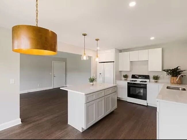 Building Photo - 3 Bedroom 2 Bath House in Memminger Hall - West Ashley