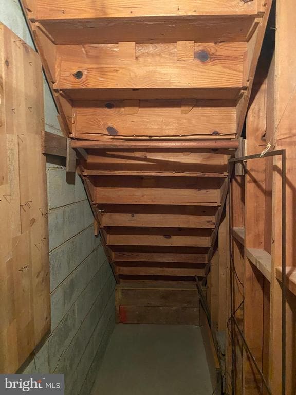 Building Photo - 2804 Cambridge Dr