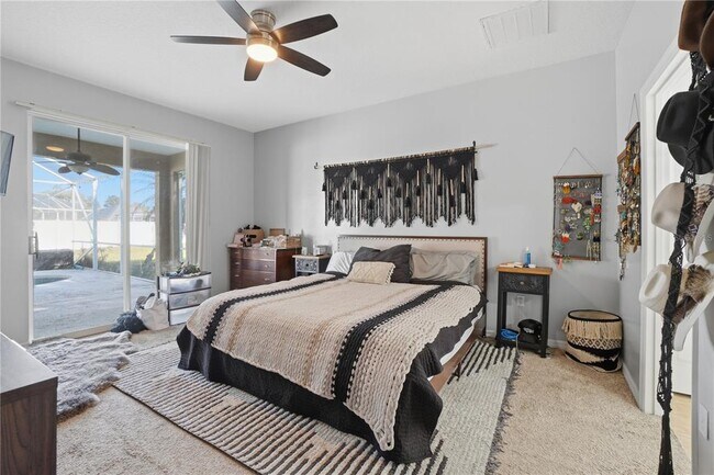 Building Photo - 5810 Hummingbird Ct