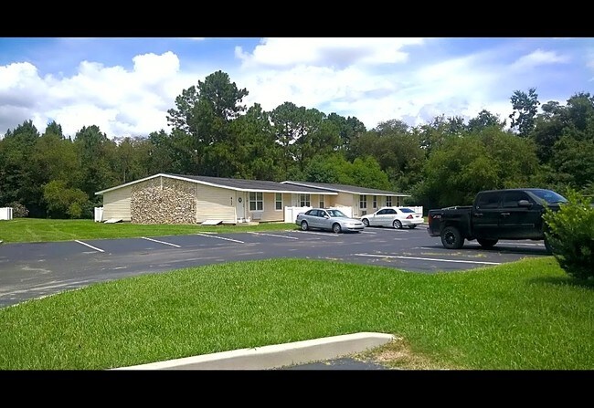 Primary Photo - Edgewood Apartments