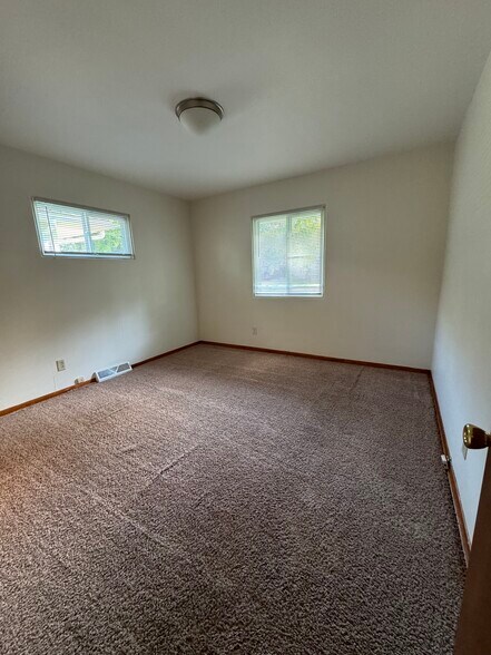 Building Photo - 3013 Blakeley Ave