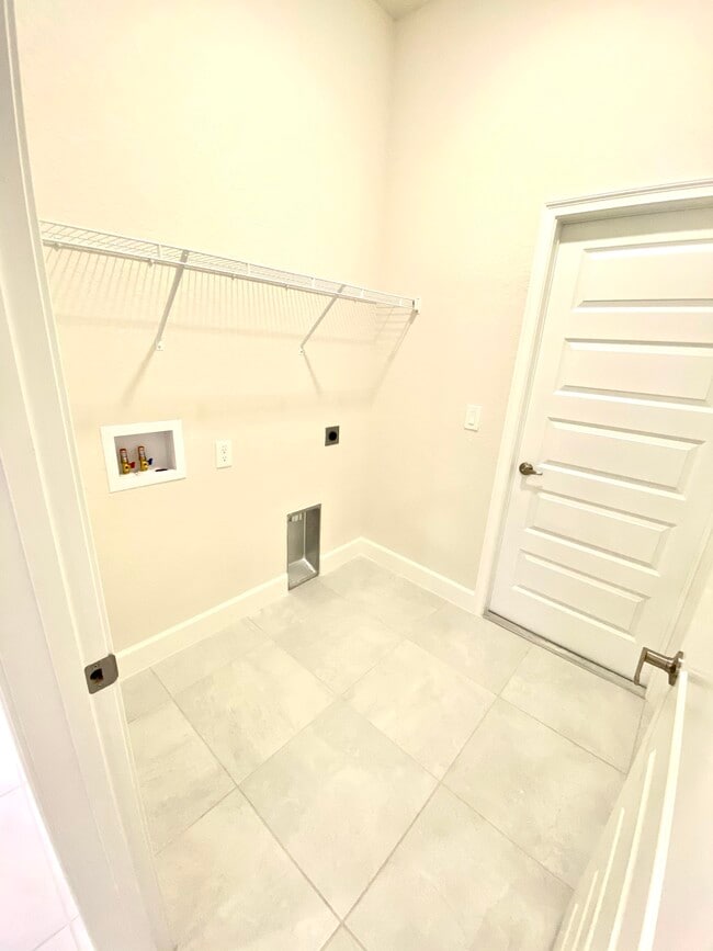 Building Photo - 4494 NW 2nd Ave