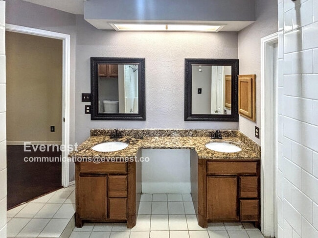 Building Photo - 1203 Ivybridge Dr