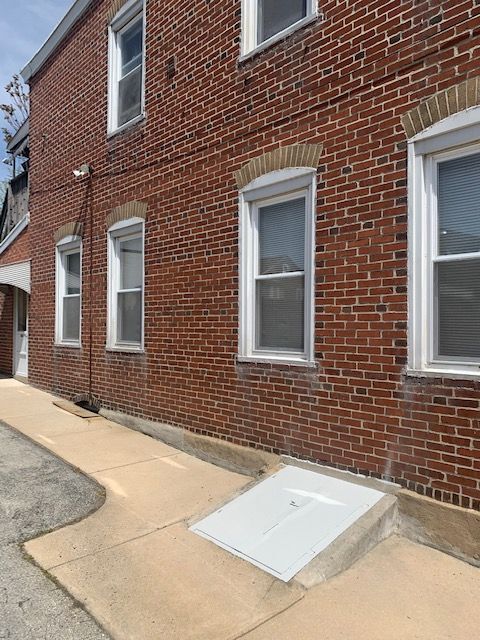 Building Photo - 815 Tremont Ave