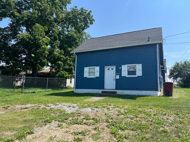 Primary Photo - 224 Lamont St