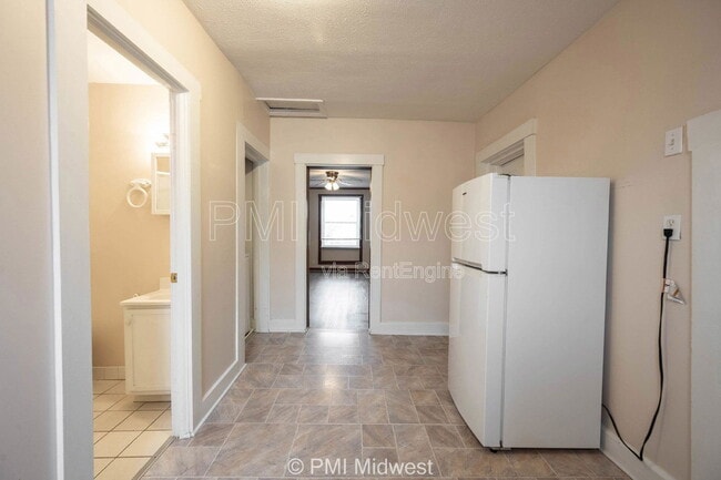 Building Photo - 411.5 S East St