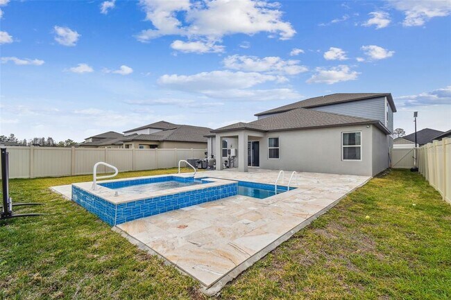 Building Photo - 8887 Little Bluestem Dr