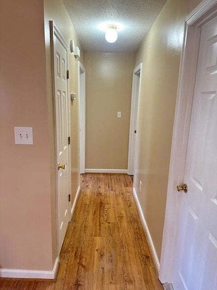 Building Photo - 682 Crab Apple Ln SE