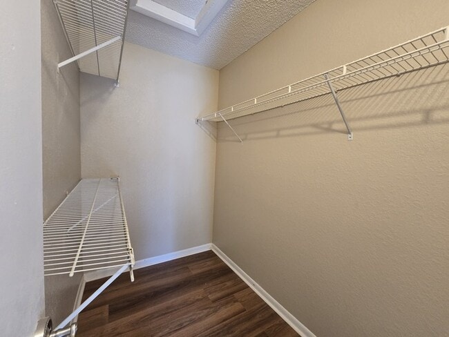 Building Photo - 1 Bed 1 Bath Third floor condo in Nice Community for Rent in Orlando $1349