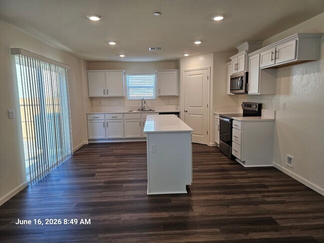 Building Photo - New Construction!
