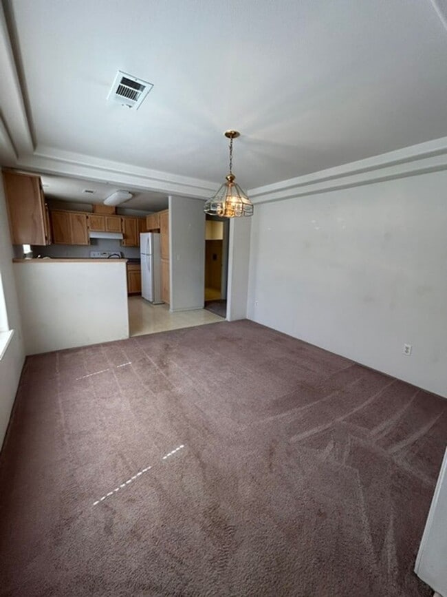 Building Photo - 3 Bedroom 2 Bath Home with a 2 Car Attached Garage