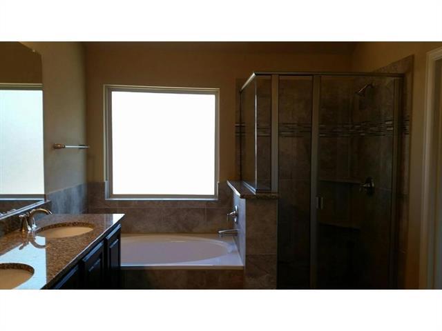 Building Photo - 928 Water Garden Cir