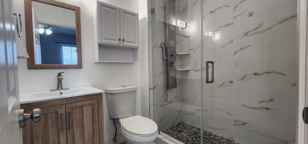 Building Photo - 640 SE 1st St